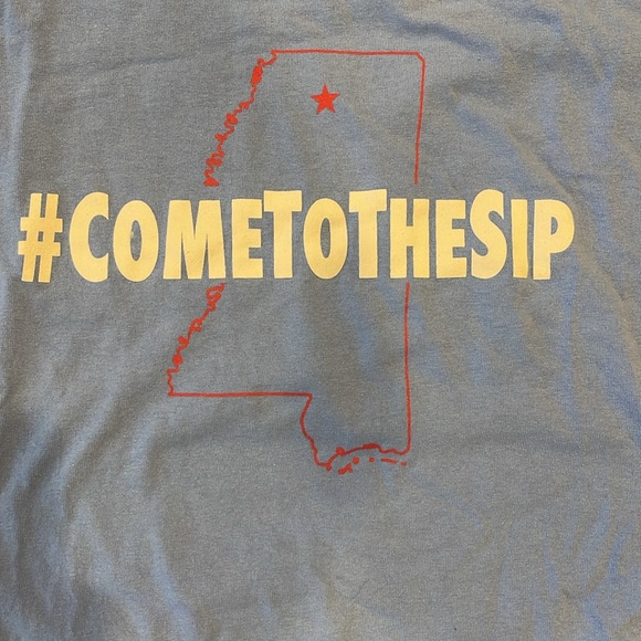 Ole Miss #COMETOTHESIP T-Shirt, XL - Picture 2 of 3